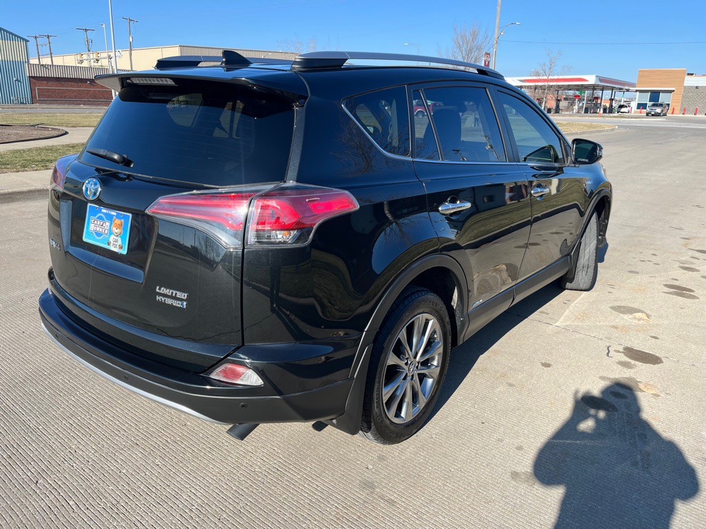 2017 Toyota Rav4 Image 9