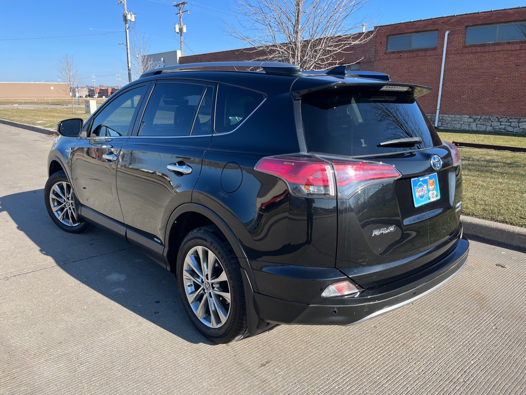 2017 Toyota Rav4 Image 13