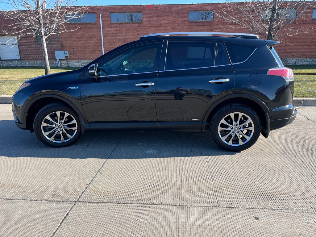 2017 Toyota Rav4 Image 14