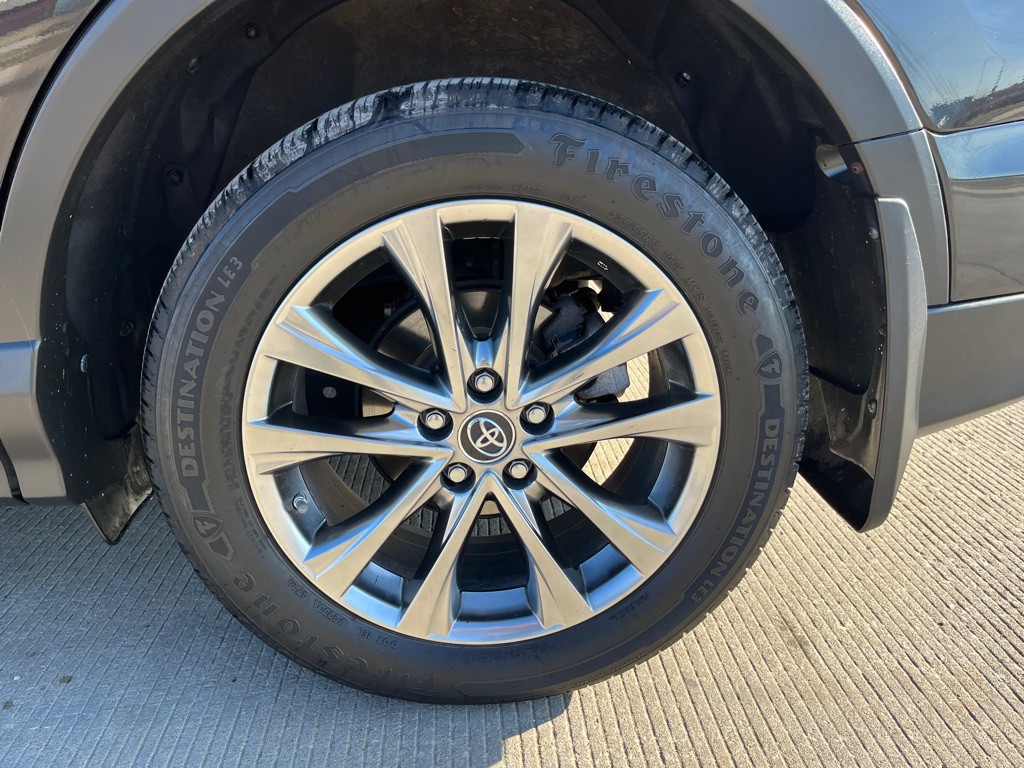 2017 Toyota Rav4 Image 15