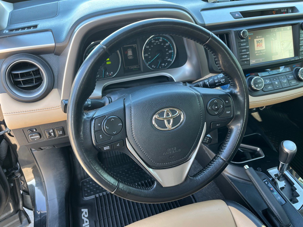 2017 Toyota Rav4 Image 18