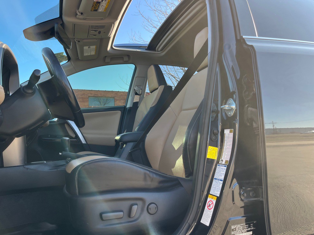 2017 Toyota Rav4 Image 19