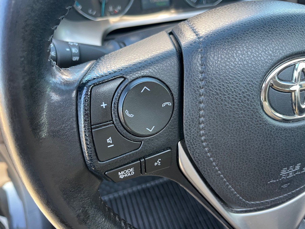 2017 Toyota Rav4 Image 21