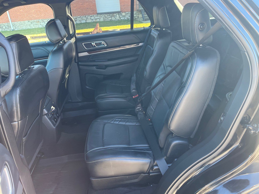 2017 Ford Explorer Image 18