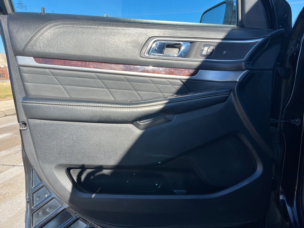 2017 Ford Explorer Image 20