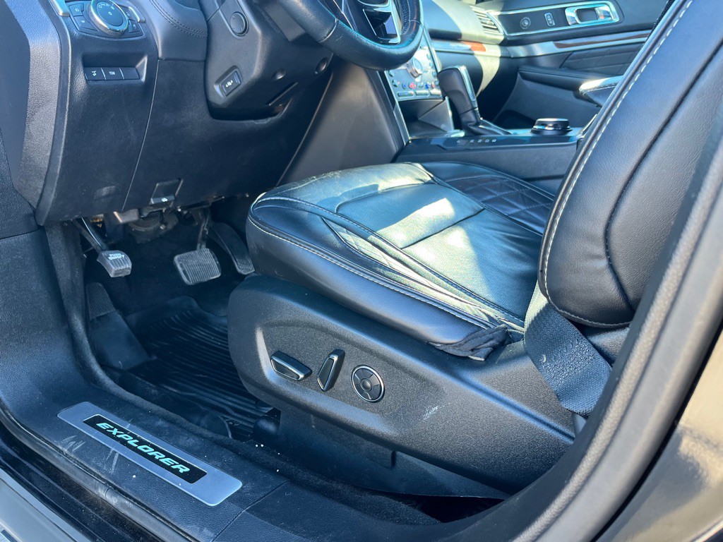 2017 Ford Explorer Image 21