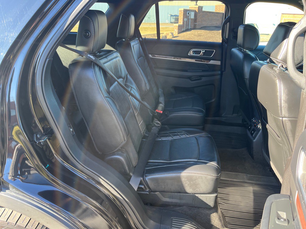 2017 Ford Explorer Image 8