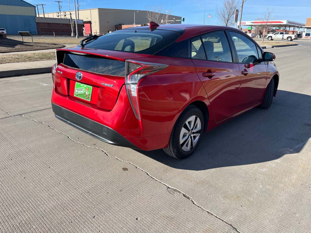 2016 Toyota Prius Image 3