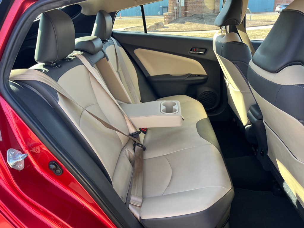 2016 Toyota Prius Image 7