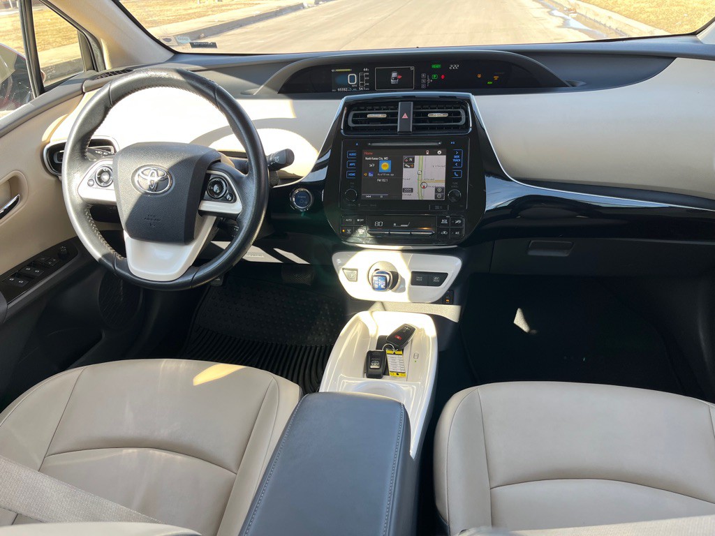 2016 Toyota Prius Image 8