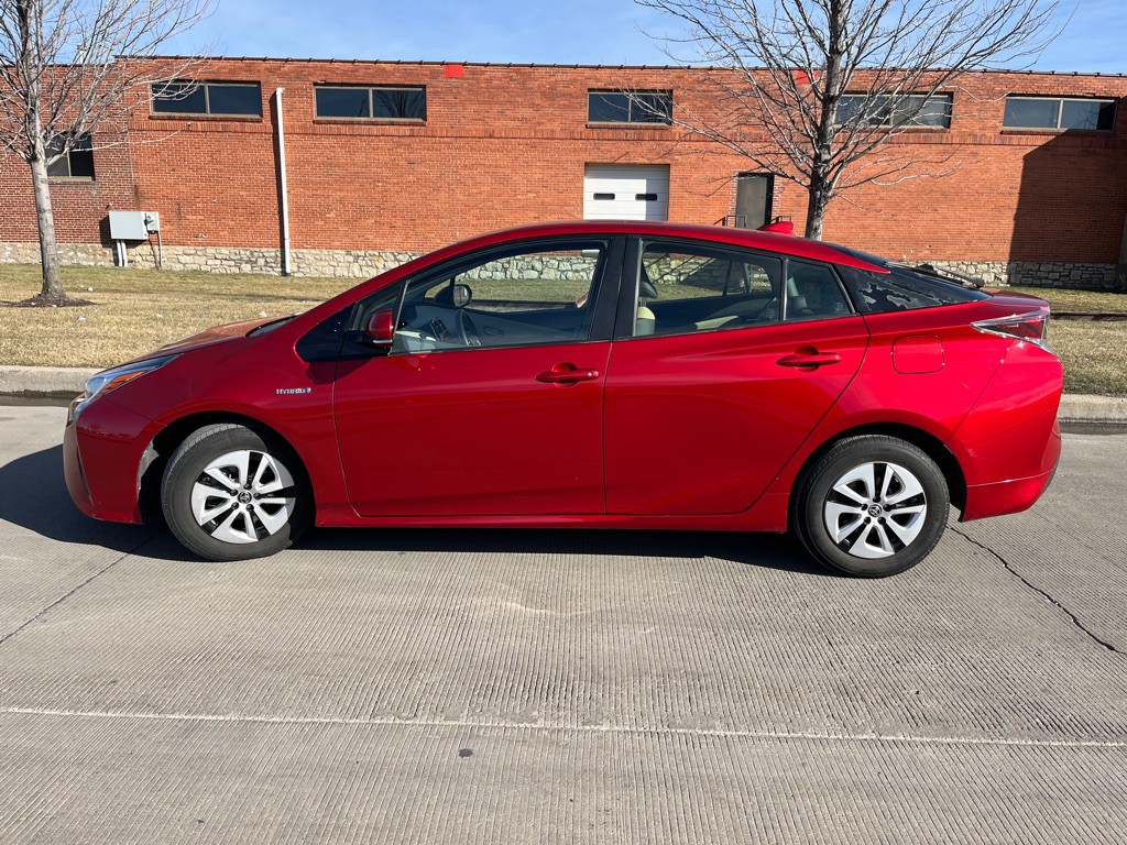 2016 Toyota Prius Image 13