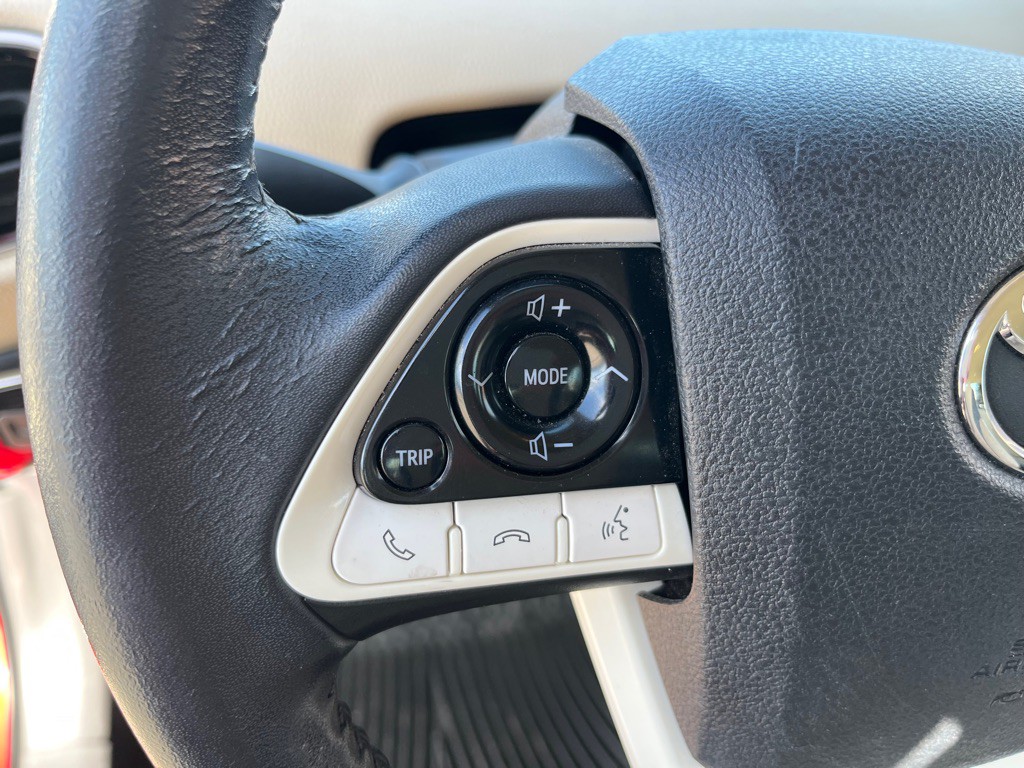 2016 Toyota Prius Image 18