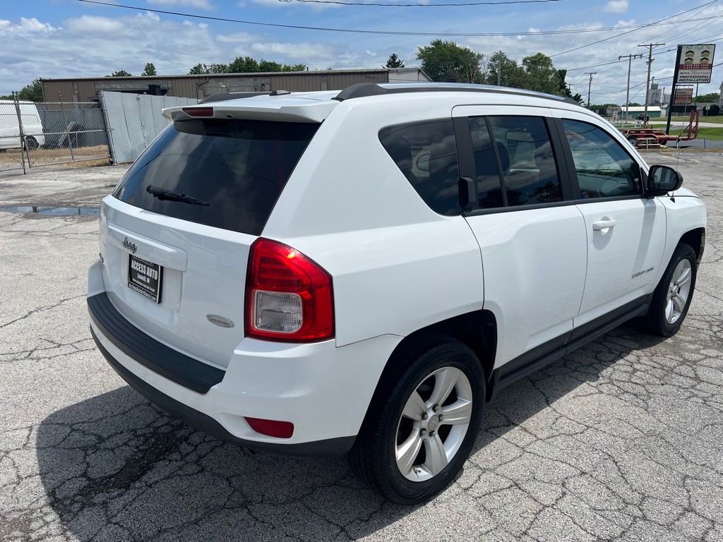 2012 Jeep Compass Image 10