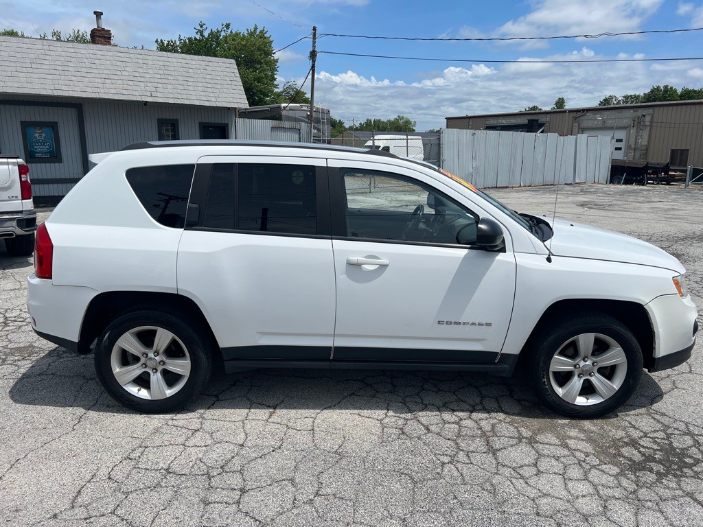 2012 Jeep Compass Image 12