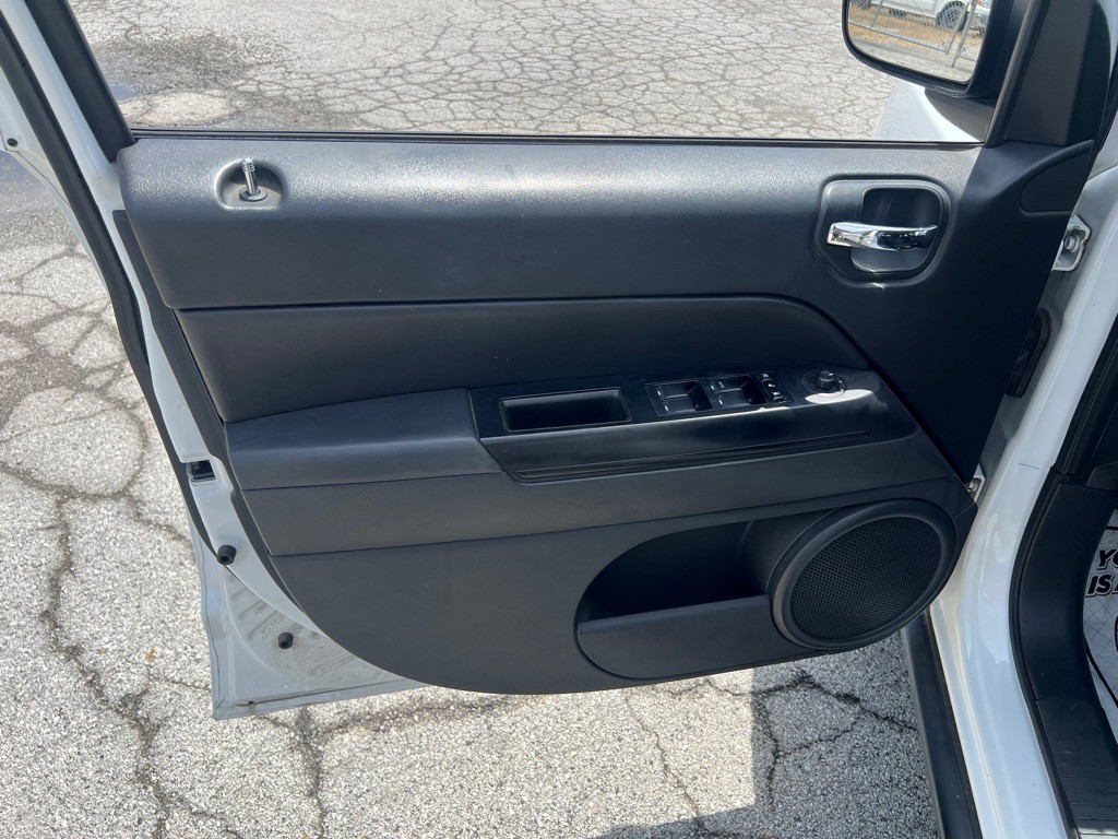 2012 Jeep Compass Image 20