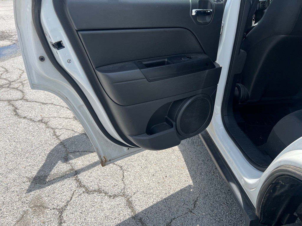 2012 Jeep Compass Image 23