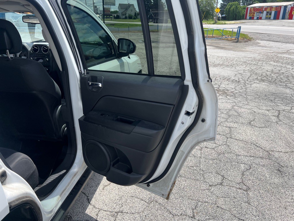 2012 Jeep Compass Image 34