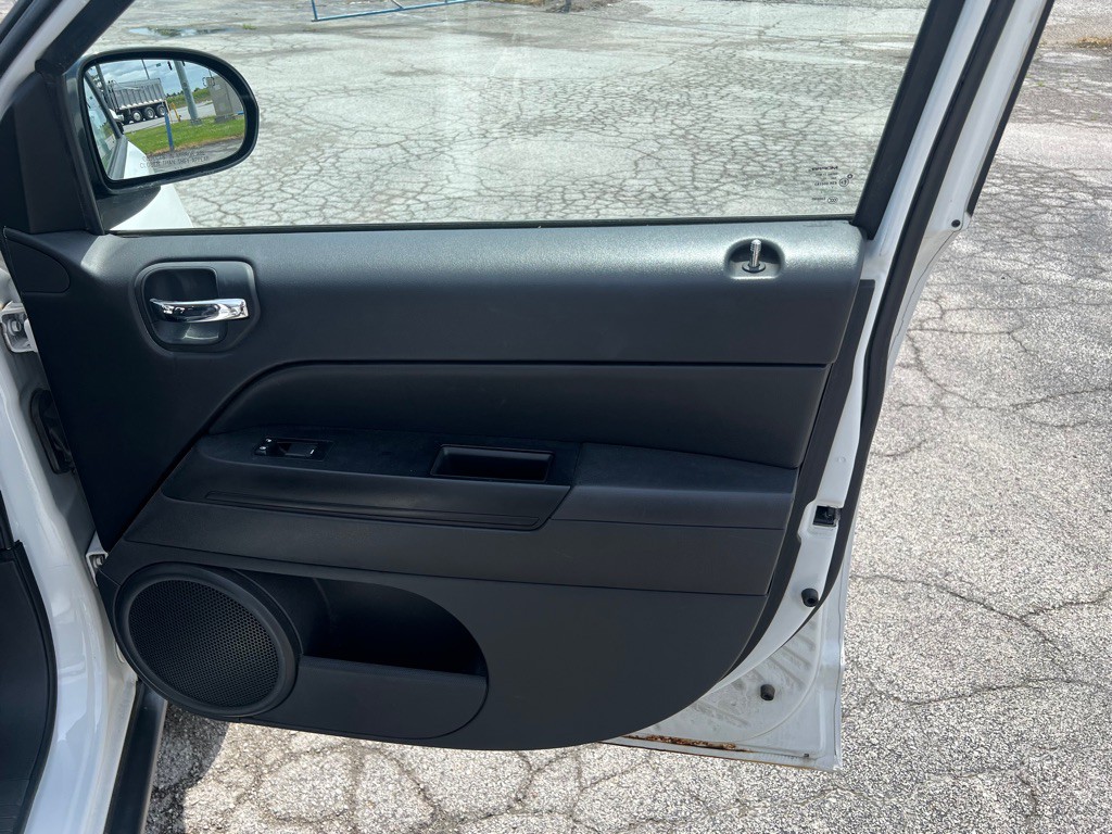 2012 Jeep Compass Image 37