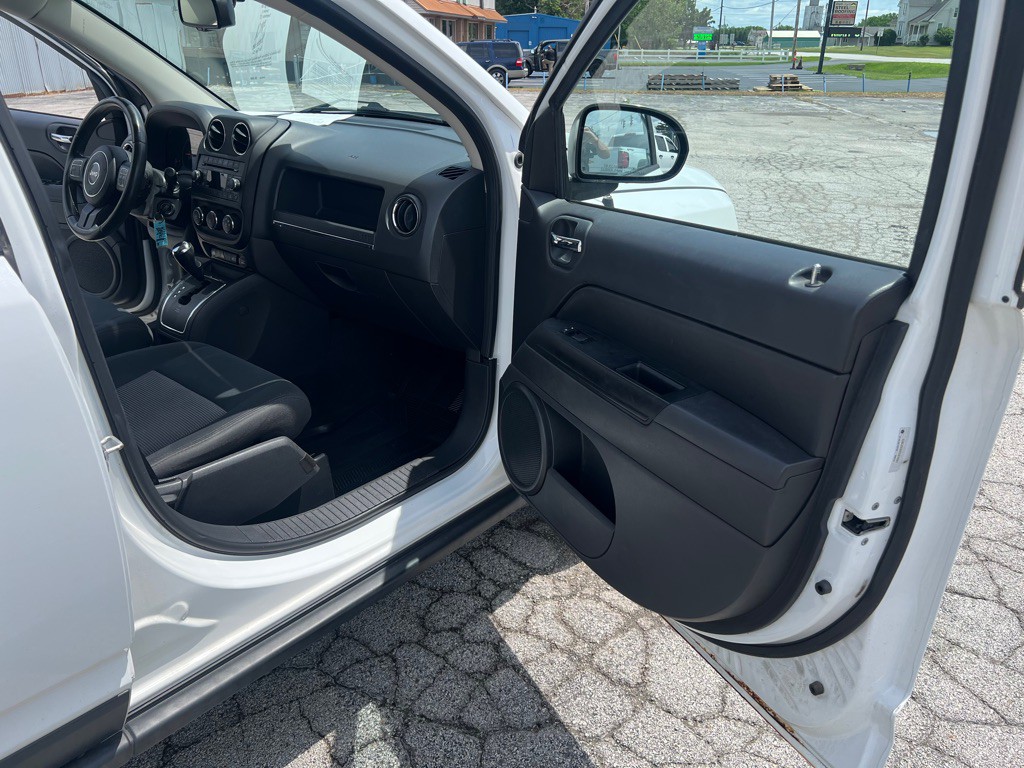 2012 Jeep Compass Image 40