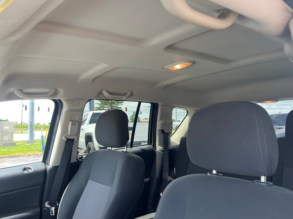 2012 Jeep Compass Image 59