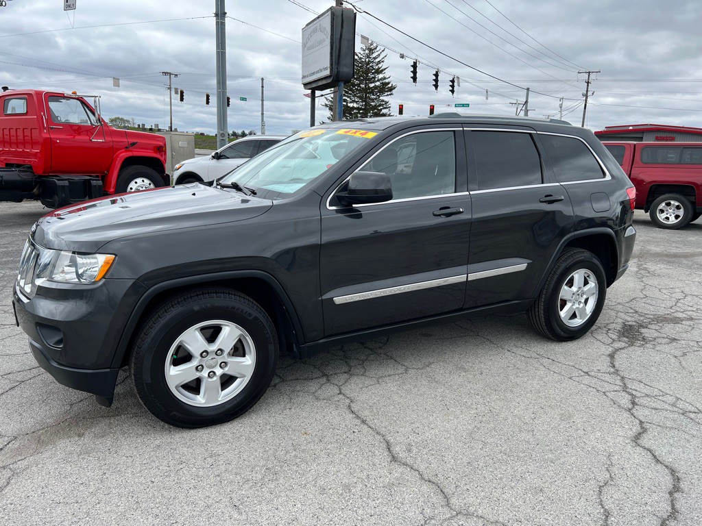 2011 Jeep Grand Cherokee Image 1