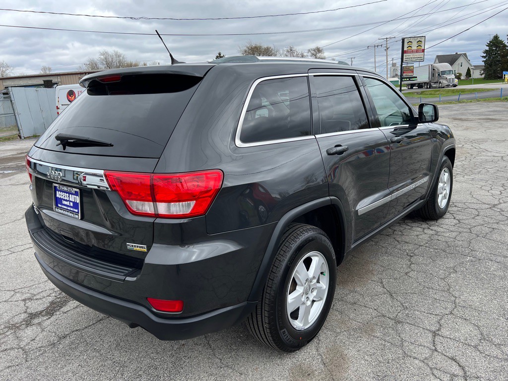 2011 Jeep Grand Cherokee Image 5