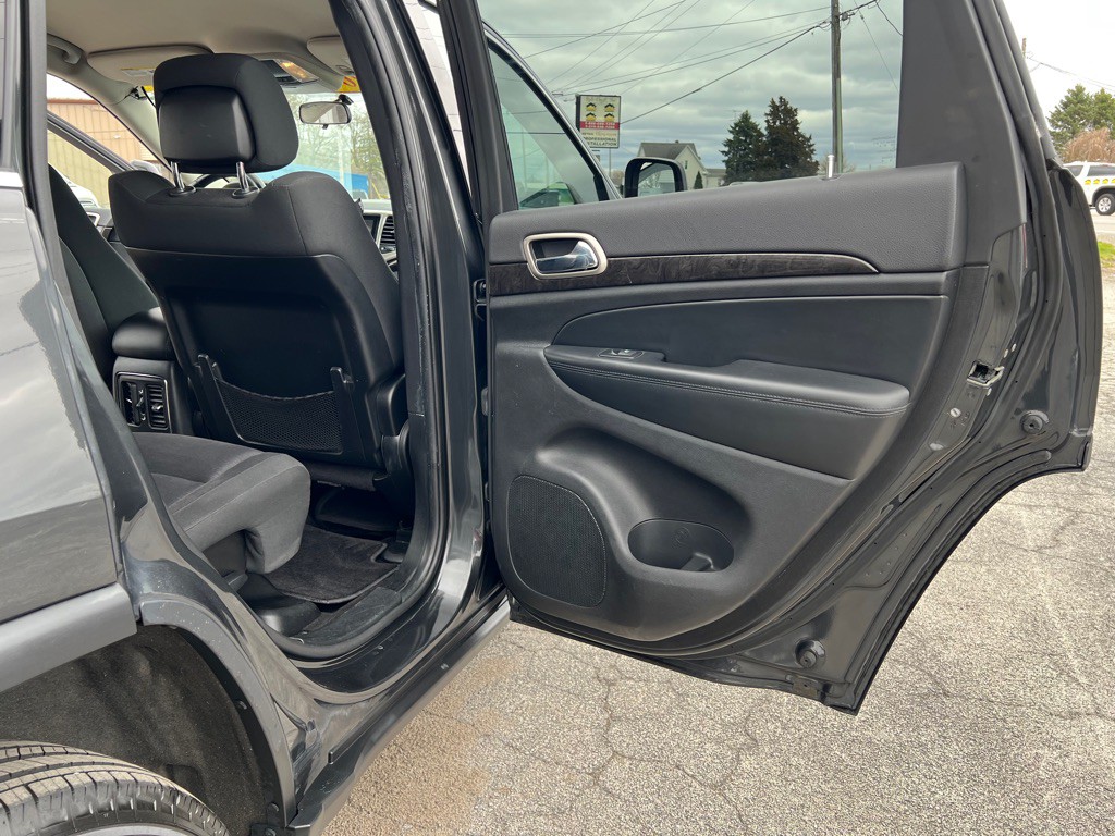 2011 Jeep Grand Cherokee Image 22