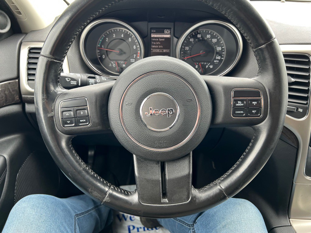2011 Jeep Grand Cherokee Image 23