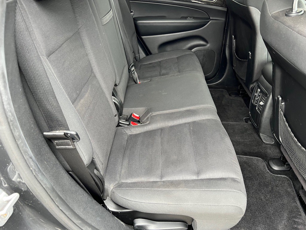2011 Jeep Grand Cherokee Image 32