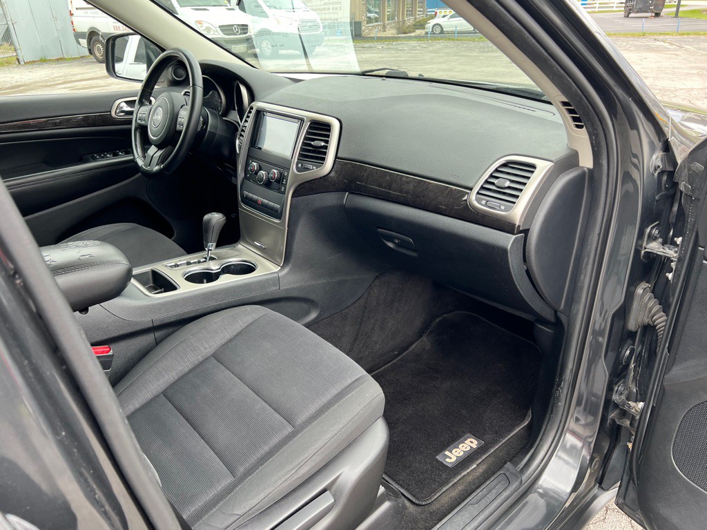 2011 Jeep Grand Cherokee Image 34