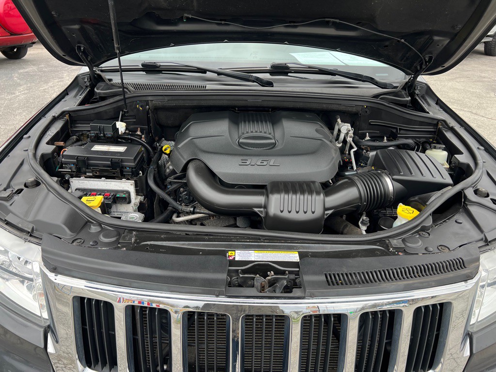 2011 Jeep Grand Cherokee Image 41