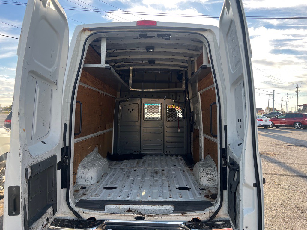 2015 Nissan NV Image 21