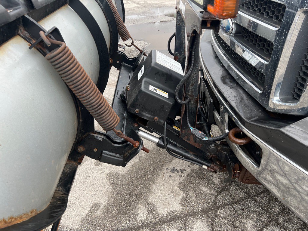 2005 Ford F-350 Image 11