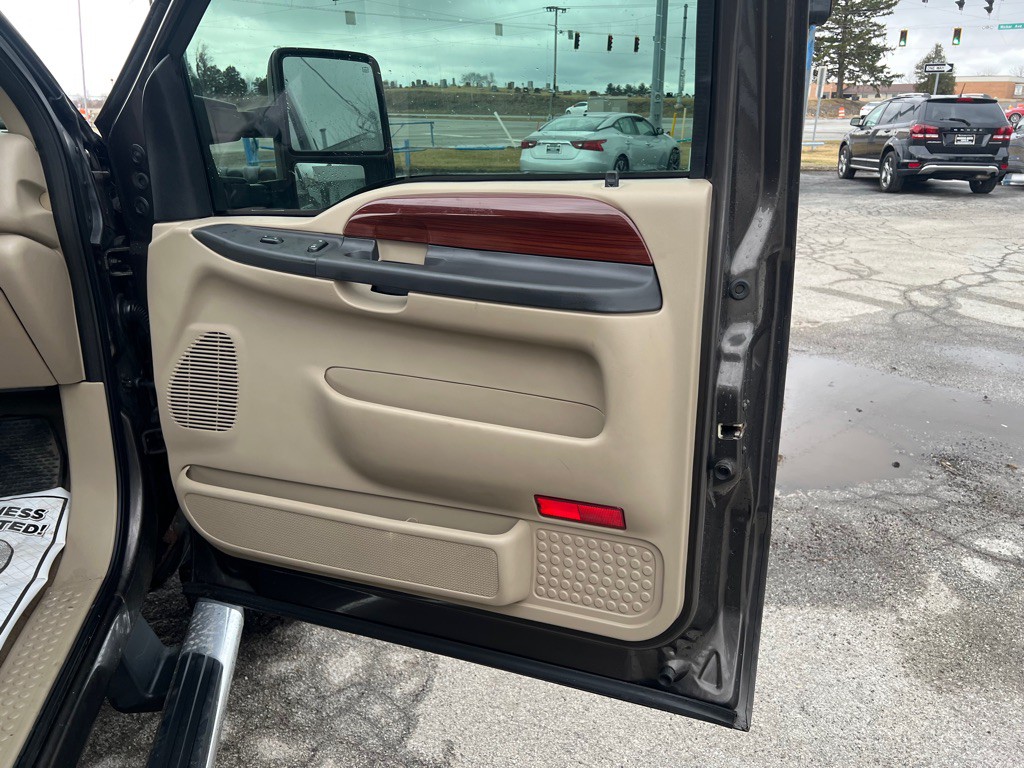 2005 Ford F-350 Image 19