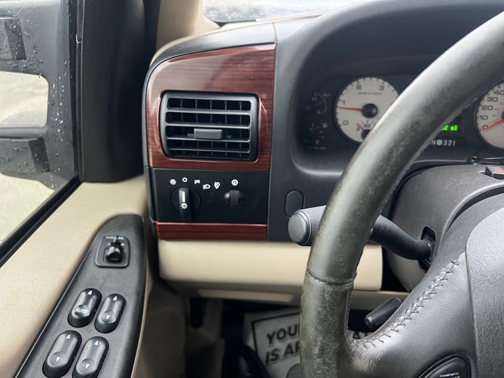 2005 Ford F-350 Image 23