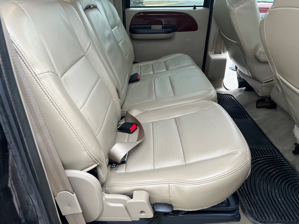 2005 Ford F-350 Image 36