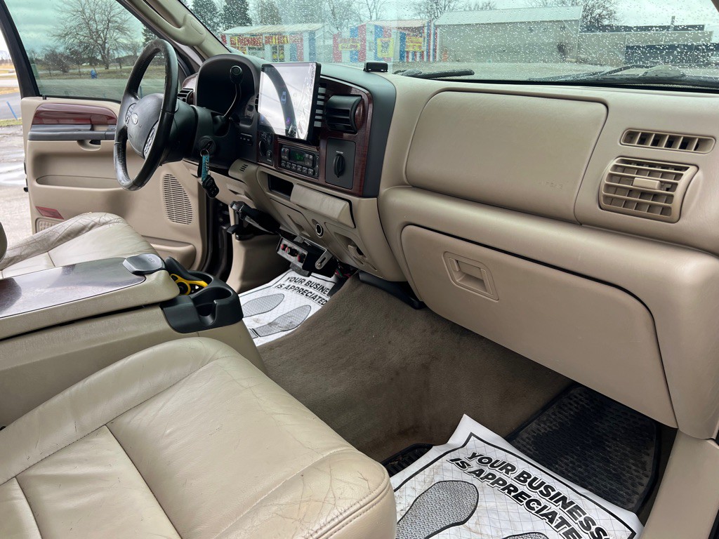 2005 Ford F-350 Image 39