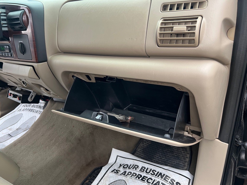 2005 Ford F-350 Image 40