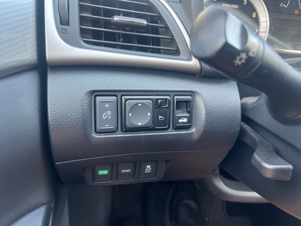2015 Nissan Sentra Image 25