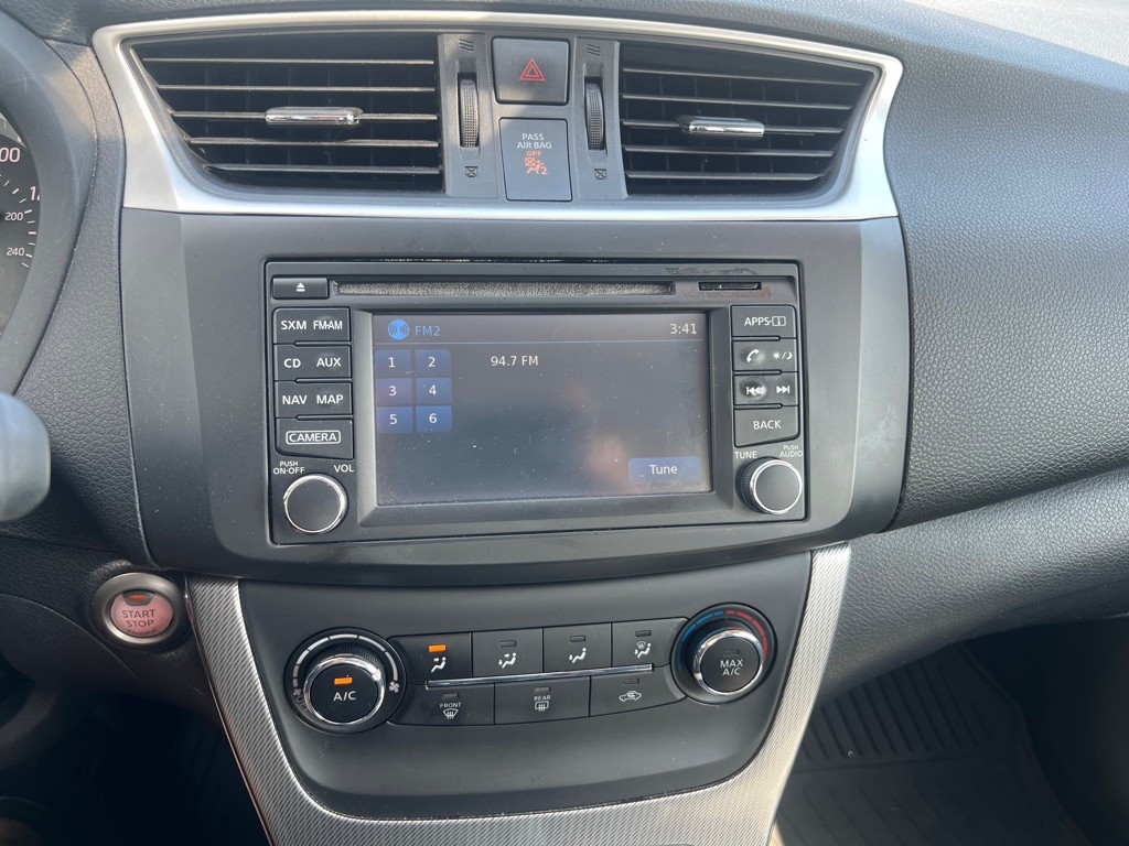 2015 Nissan Sentra Image 26