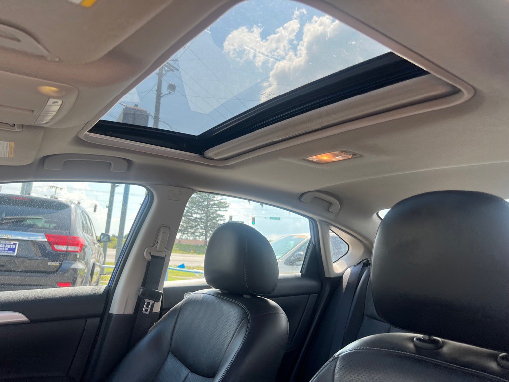 2015 Nissan Sentra Image 32