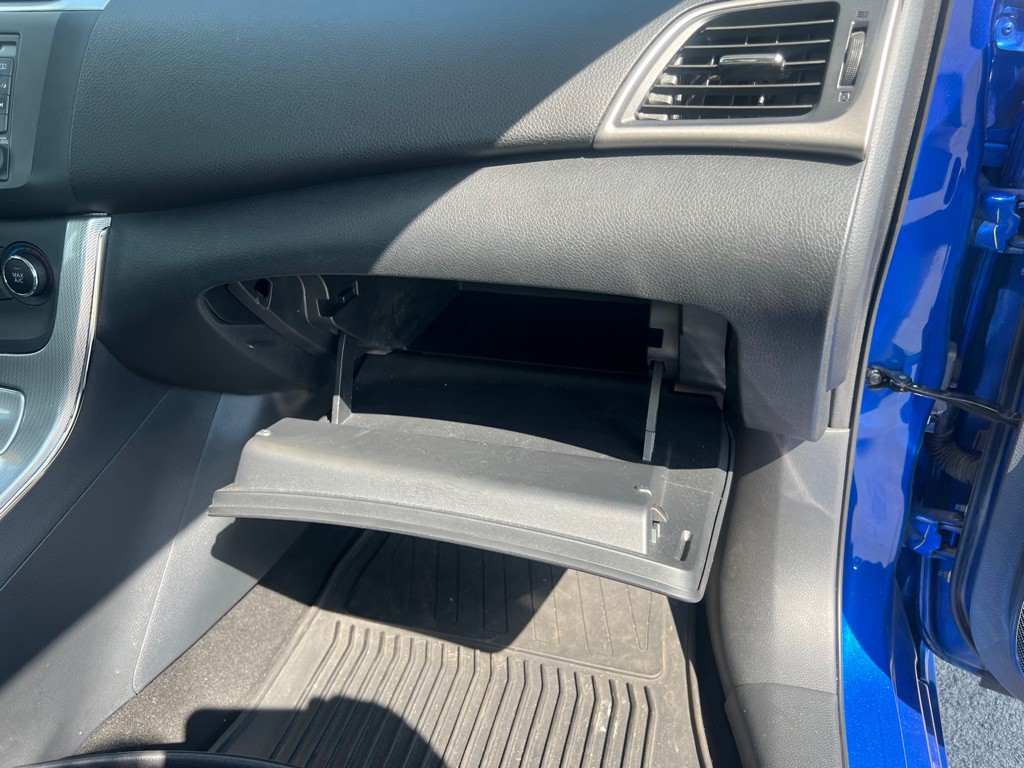 2015 Nissan Sentra Image 39