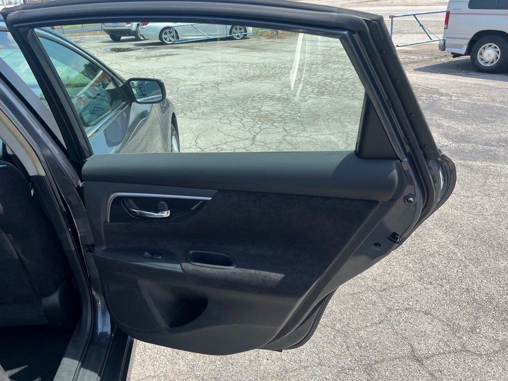 2013 Nissan Altima Image 17
