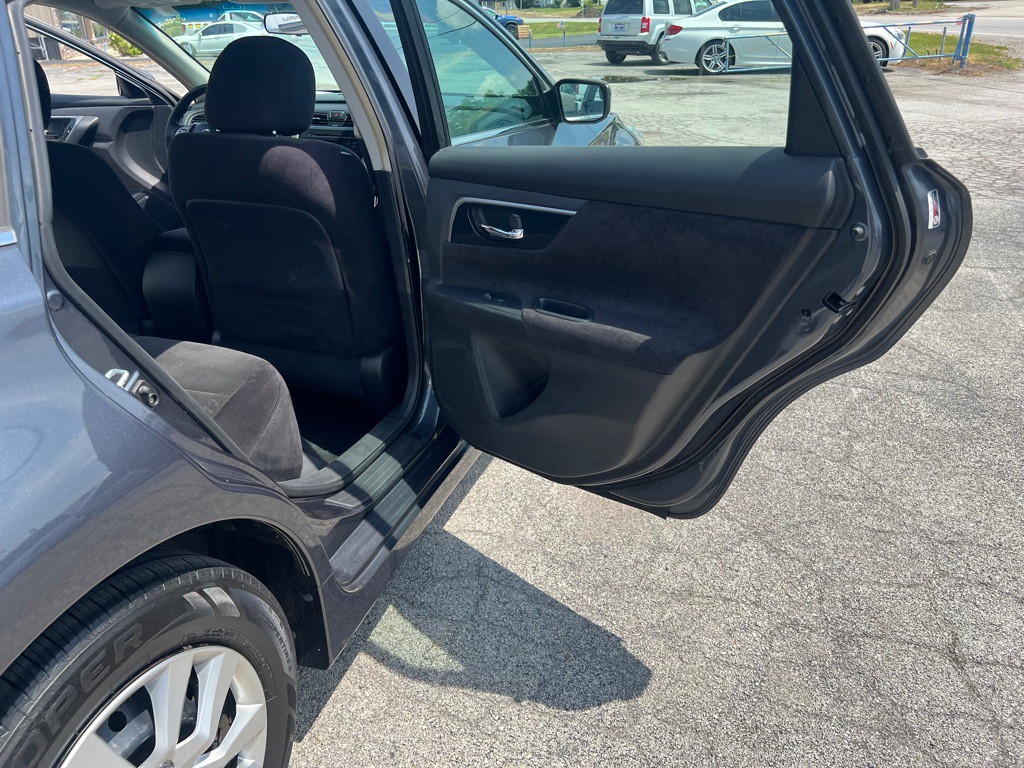 2013 Nissan Altima Image 18