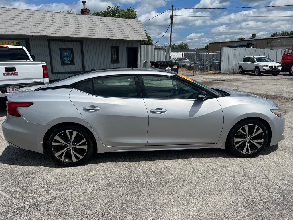 2017 Nissan Maxima Image 6