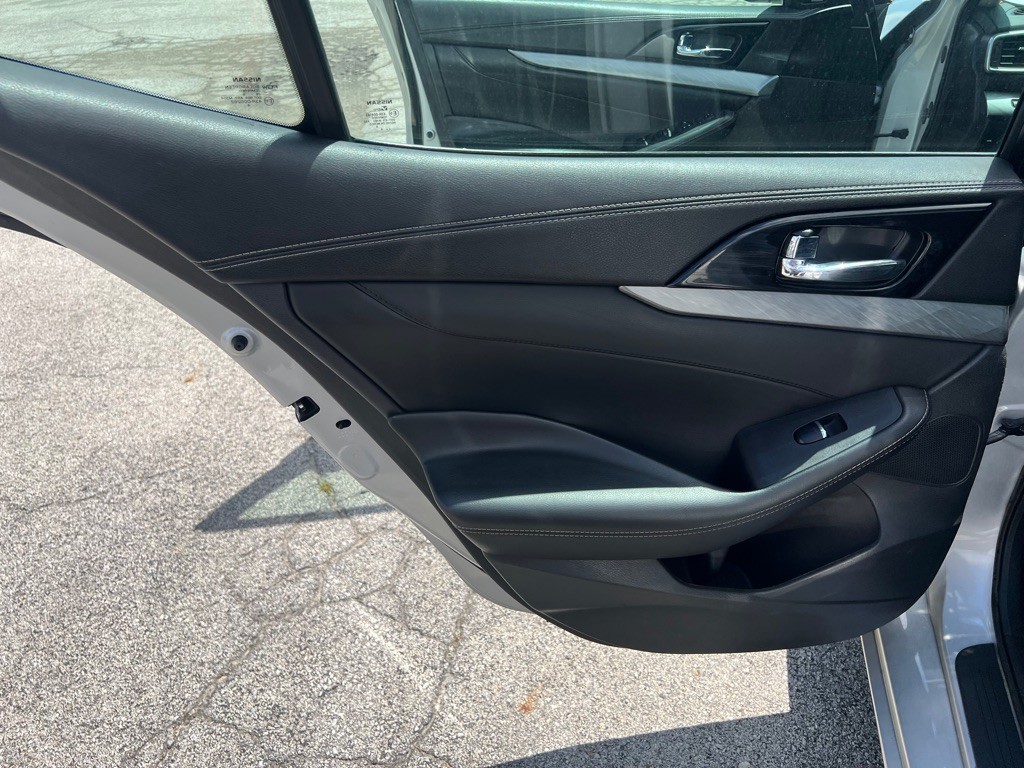 2017 Nissan Maxima Image 12