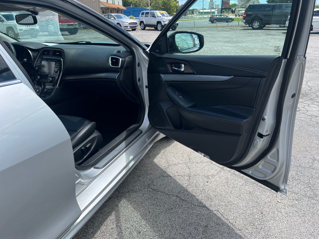 2017 Nissan Maxima Image 20