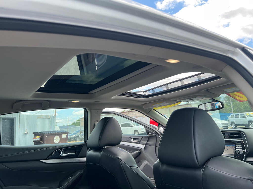 2017 Nissan Maxima Image 40