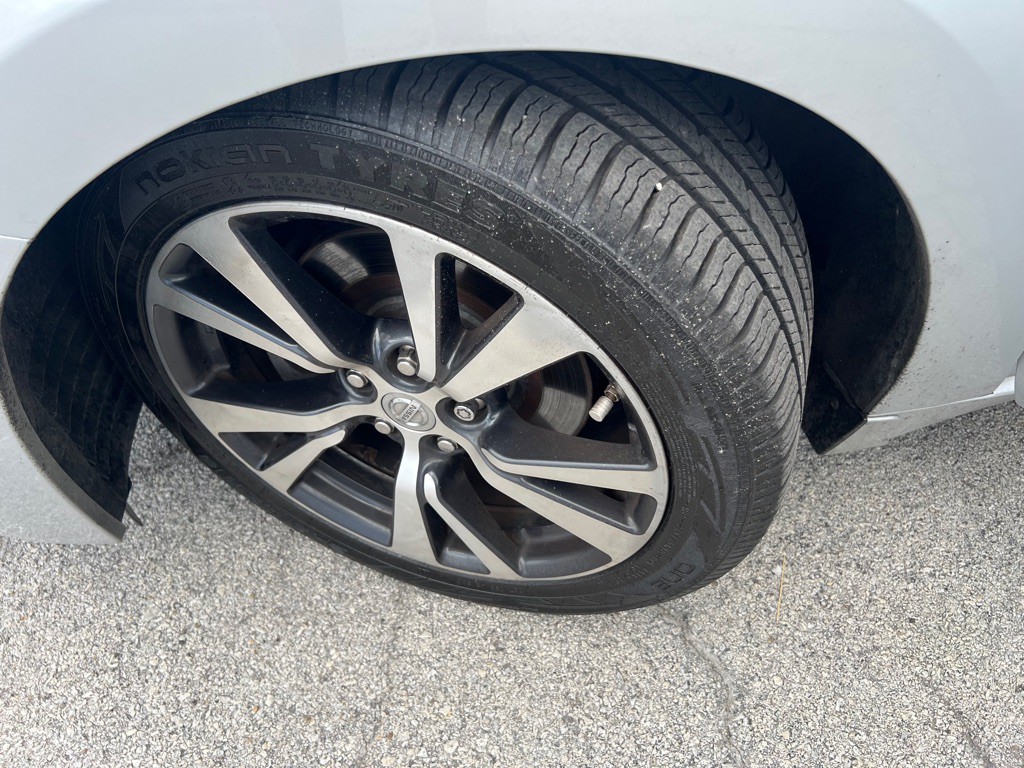 2017 Nissan Maxima Image 45