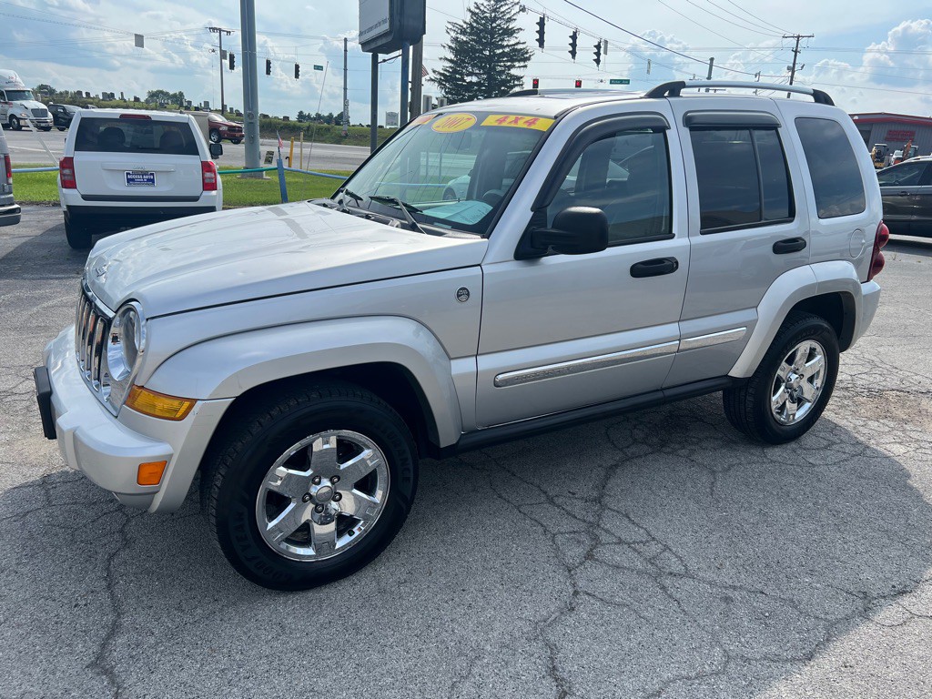 2007 Jeep Liberty Image 1